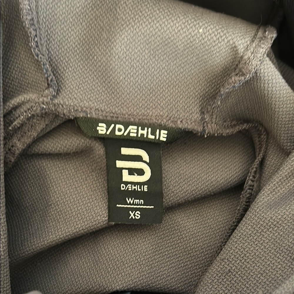 Daehlie Hooded Windbreaker size XS Full zip - Picture 7 of 8